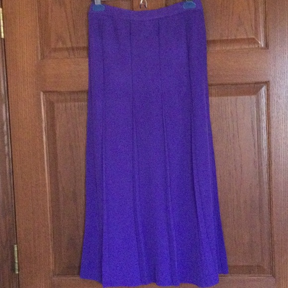 Women’s 3 pc purple skirt set. Size L. - Picture 3 of 4